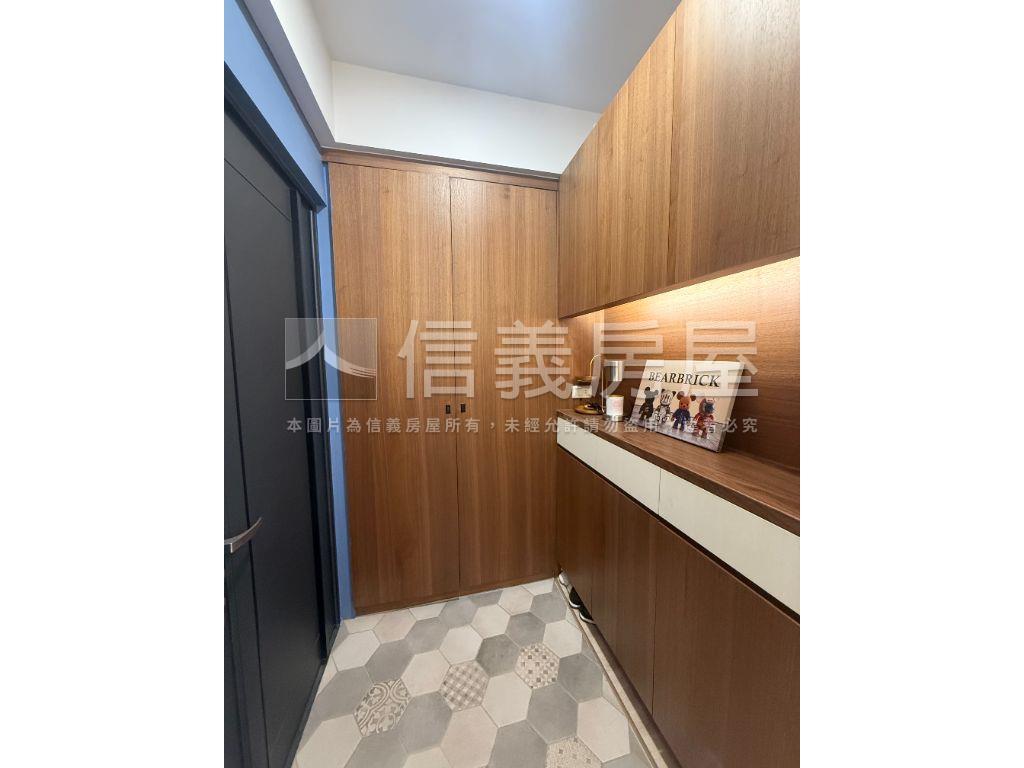 新莊三面採光公寓三樓房屋室內格局與周邊環境