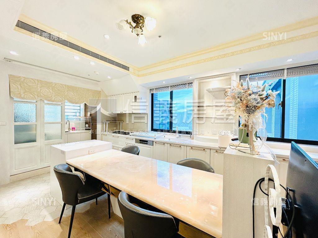 康寧城堡新古典輕奢風兩房房屋室內格局與周邊環境