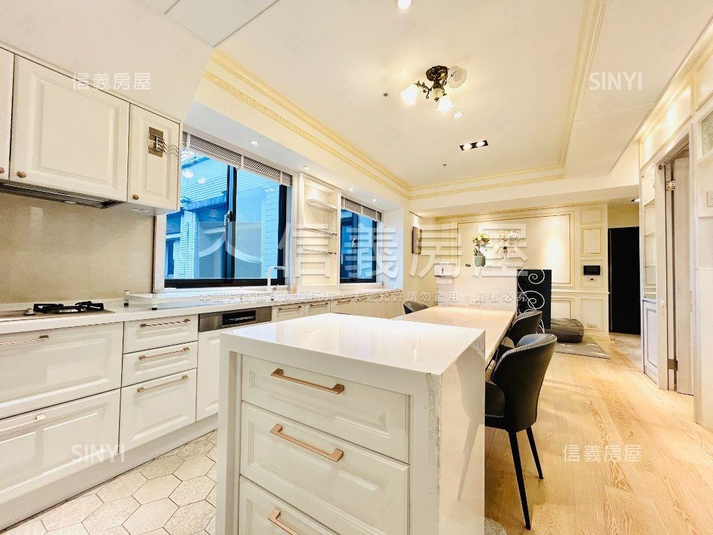 康寧城堡新古典輕奢風兩房房屋室內格局與周邊環境