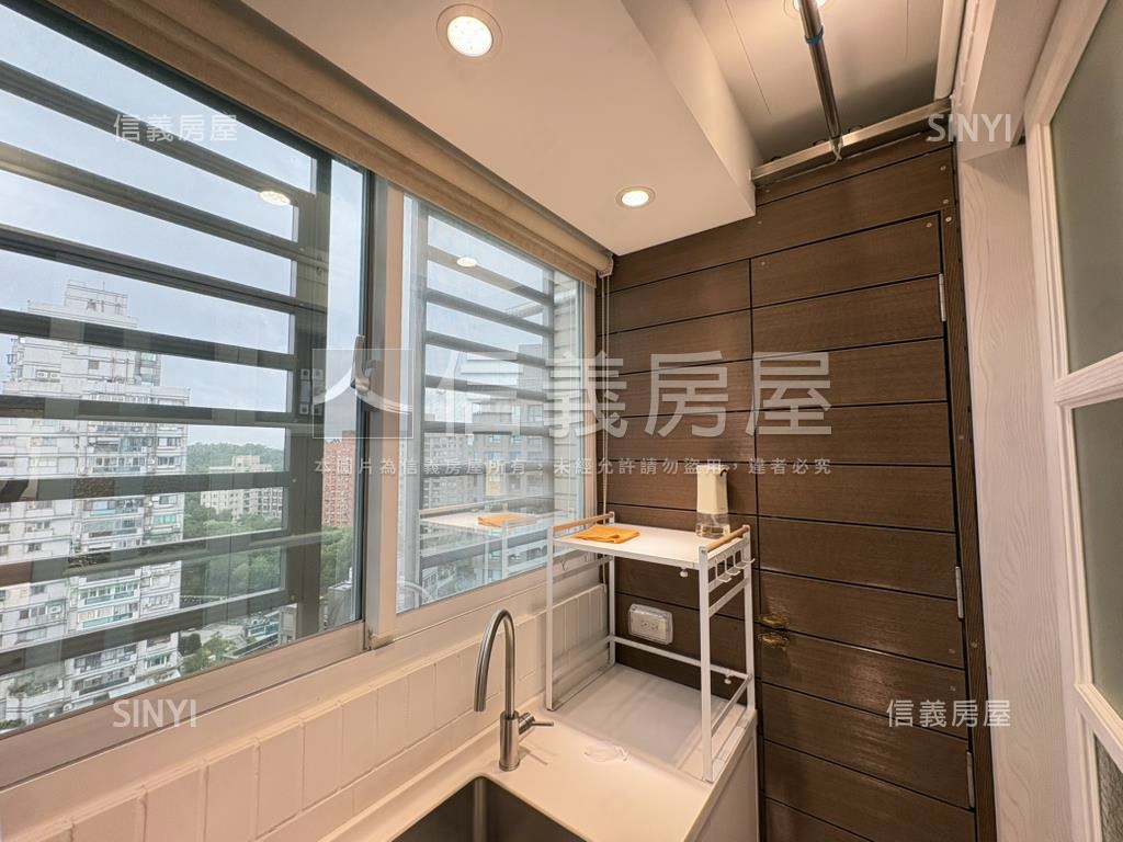 康寧城堡新古典輕奢風兩房房屋室內格局與周邊環境