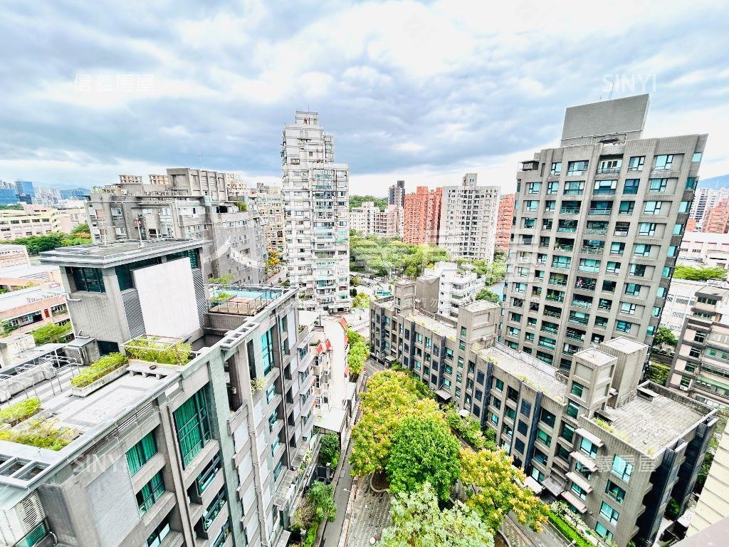 康寧城堡新古典輕奢風兩房房屋室內格局與周邊環境