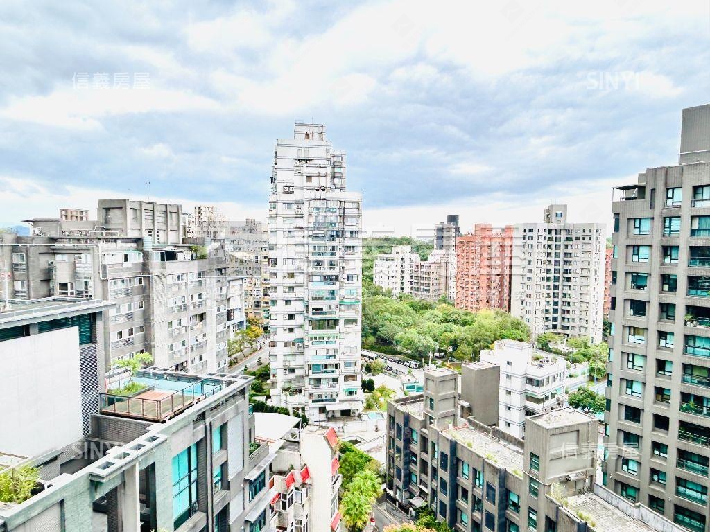 康寧城堡新古典輕奢風兩房房屋室內格局與周邊環境