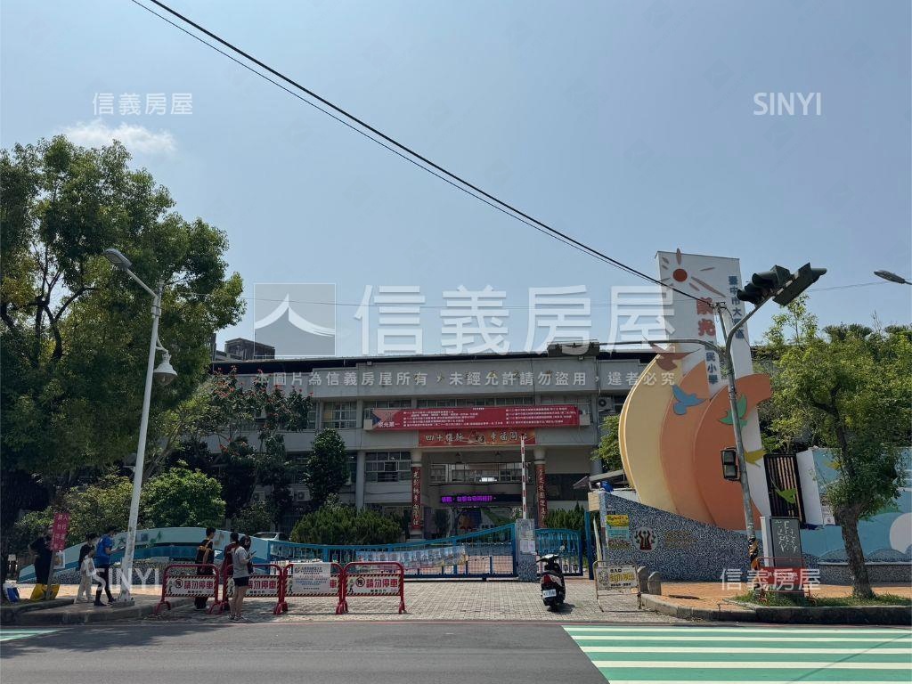 書香名廈前棟五套房屋室內格局與周邊環境