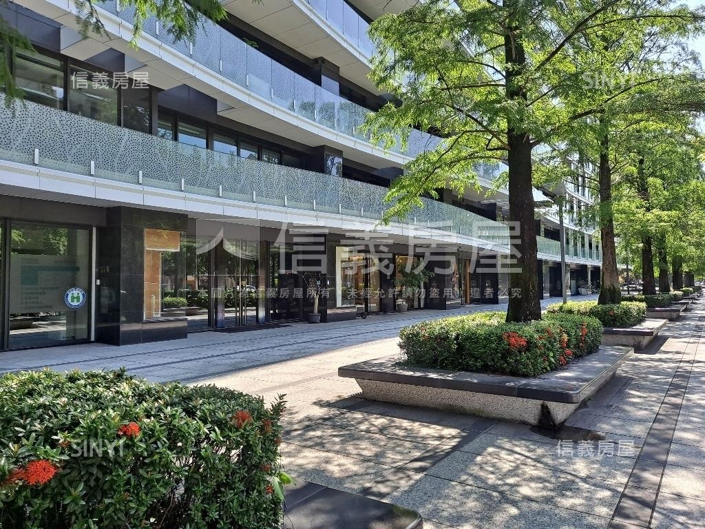 大直萬豪核心挑高店面房屋室內格局與周邊環境