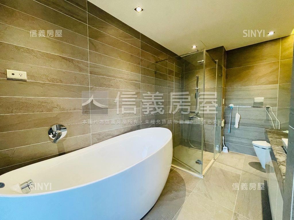 正文山特區綠景雙車位豪邸房屋室內格局與周邊環境