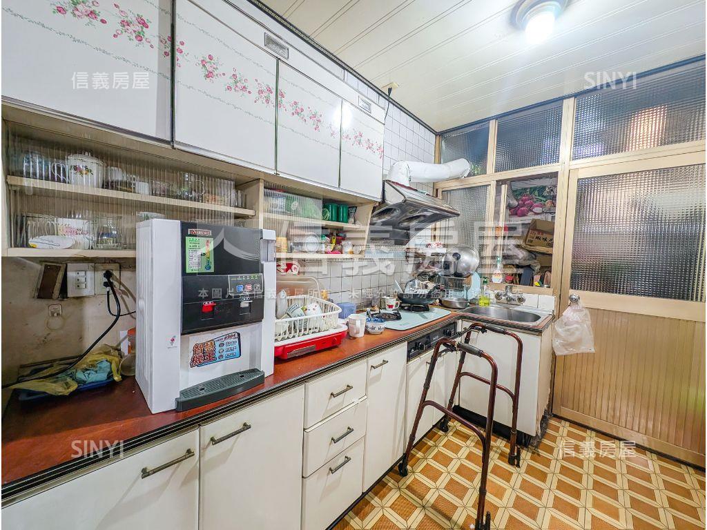 捷運迴龍稀有低總價透天房屋室內格局與周邊環境