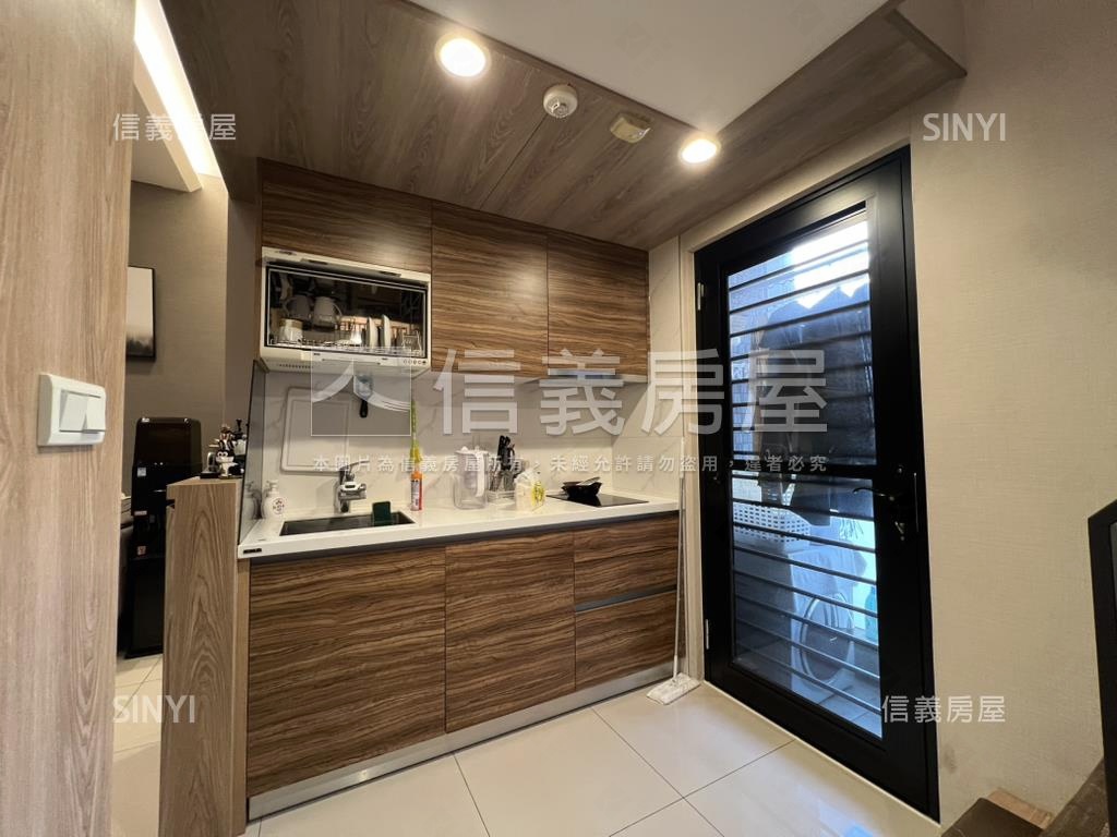 榮御中山§挑高美邸房屋室內格局與周邊環境