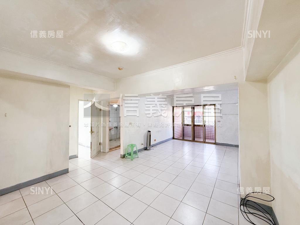 鼎中商圈成家採光美三房房屋室內格局與周邊環境