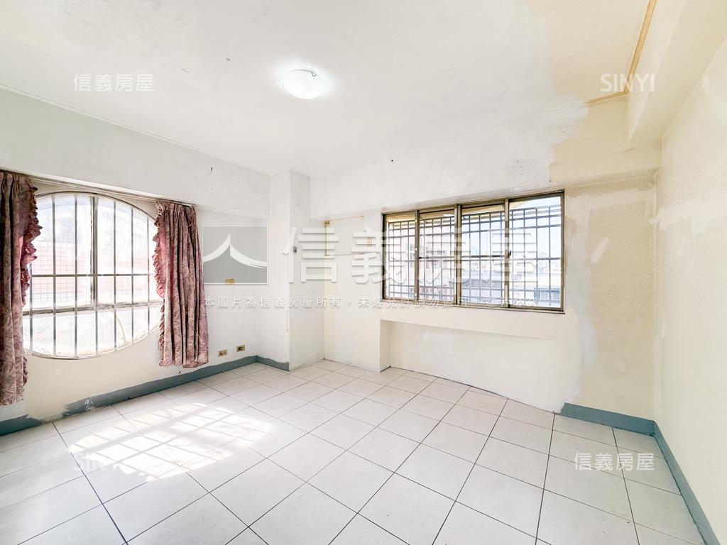 鼎中商圈成家採光美三房房屋室內格局與周邊環境