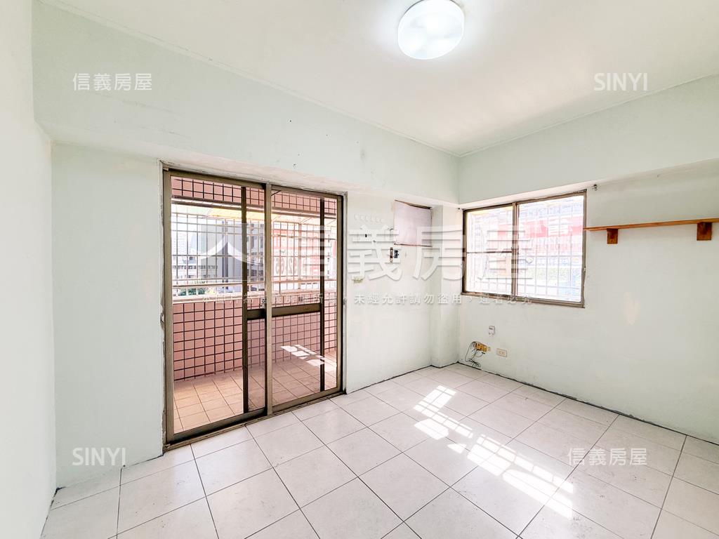 鼎中商圈成家採光美三房房屋室內格局與周邊環境