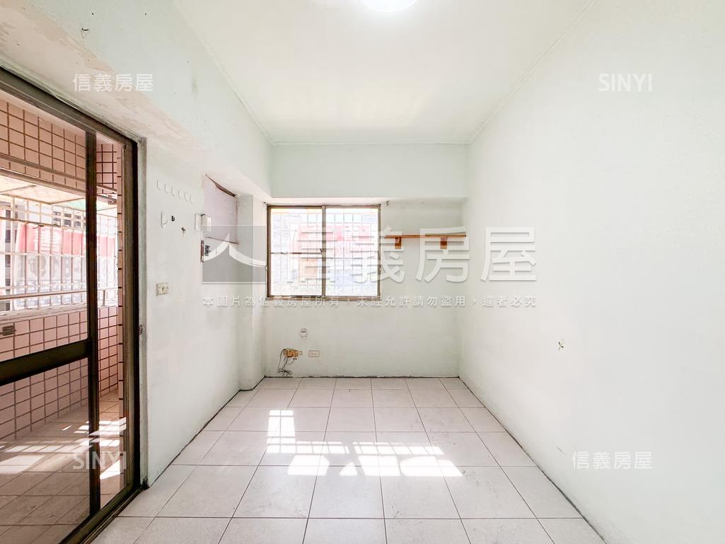 鼎中商圈成家採光美三房房屋室內格局與周邊環境