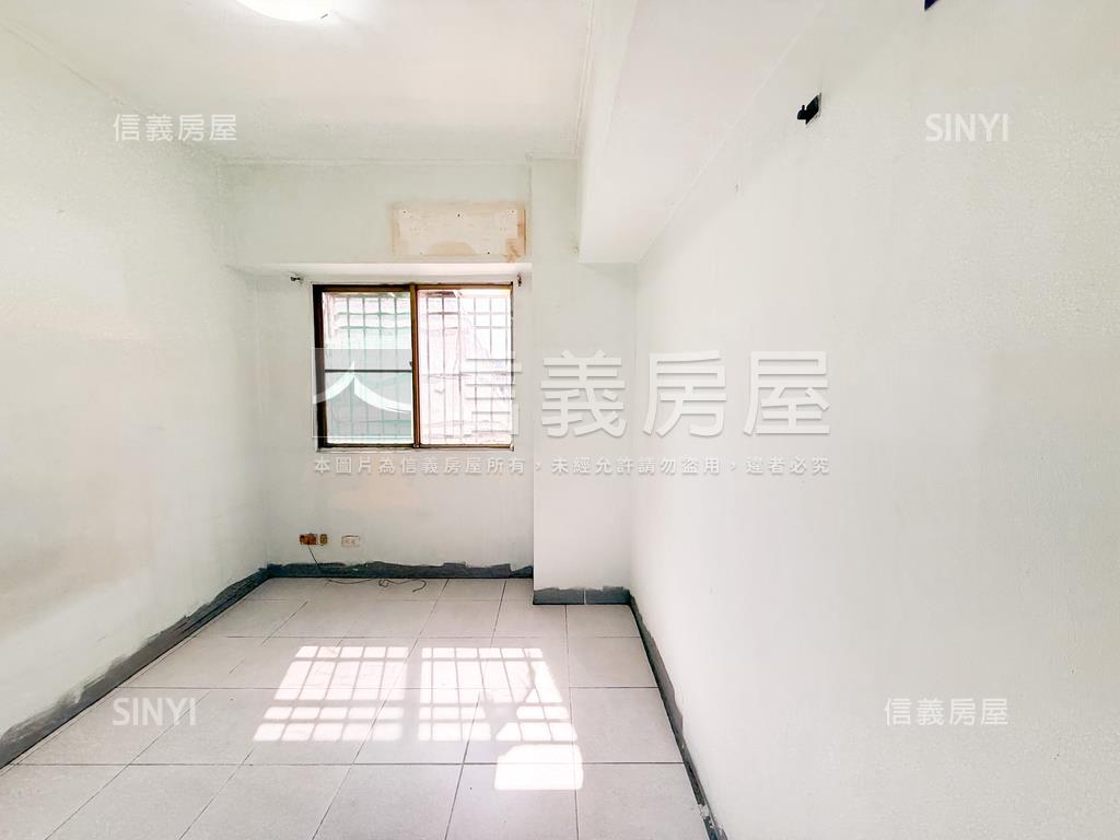 鼎中商圈成家採光美三房房屋室內格局與周邊環境