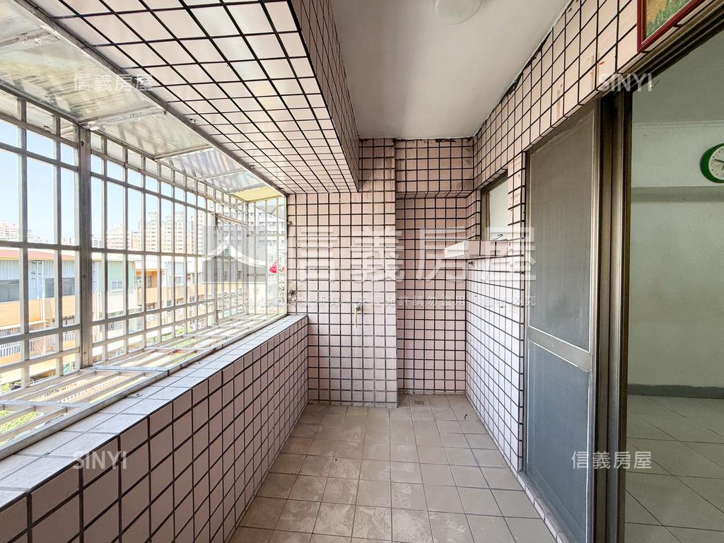 鼎中商圈成家採光美三房房屋室內格局與周邊環境