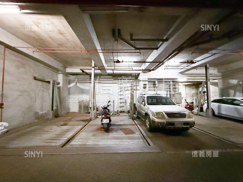 鼎中商圈成家採光美三房房屋室內格局與周邊環境