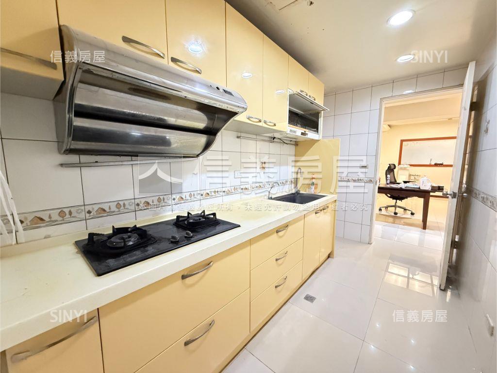 台北新都四房寬敞美宅房屋室內格局與周邊環境