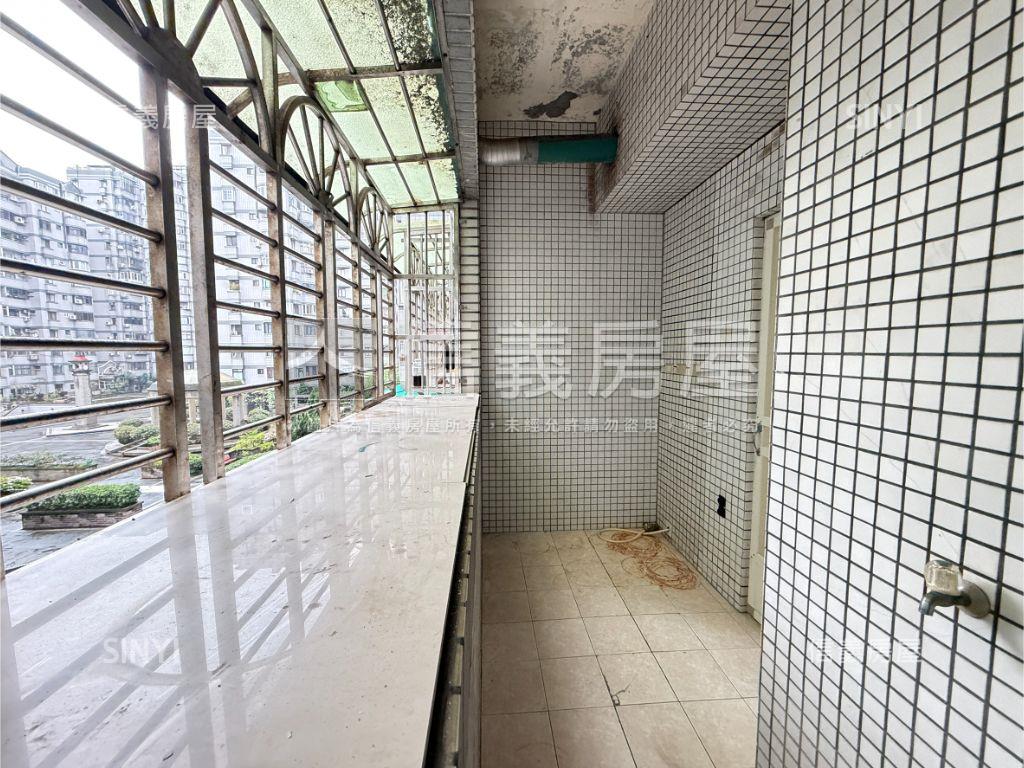 台北新都四房寬敞美宅房屋室內格局與周邊環境