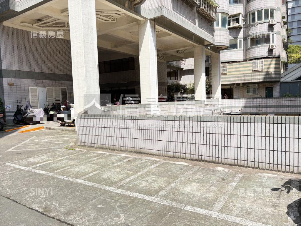 台北新都四房寬敞美宅房屋室內格局與周邊環境