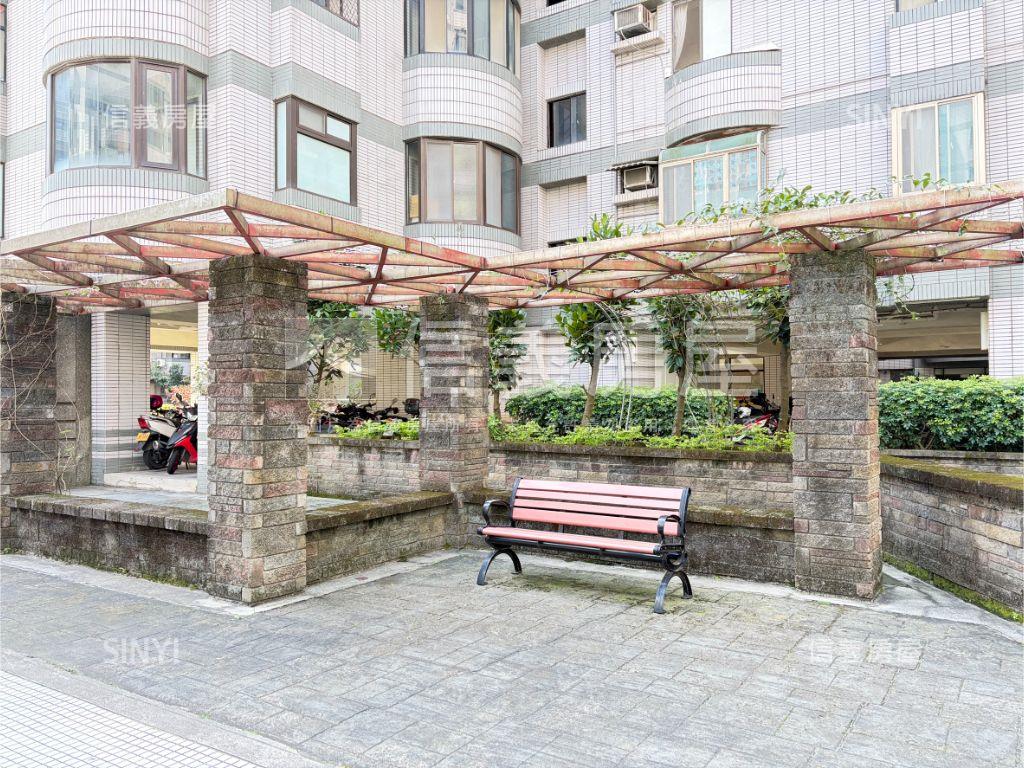 台北新都四房寬敞美宅房屋室內格局與周邊環境