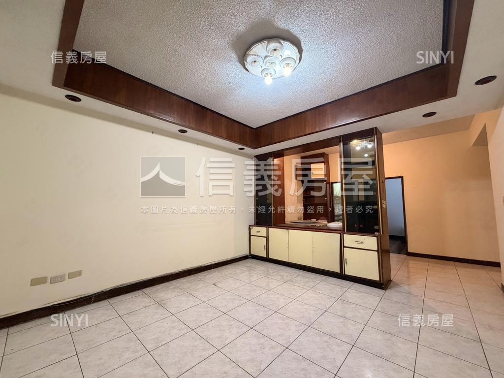 雙捷運、蛋黃區靜巷一樓房屋室內格局與周邊環境