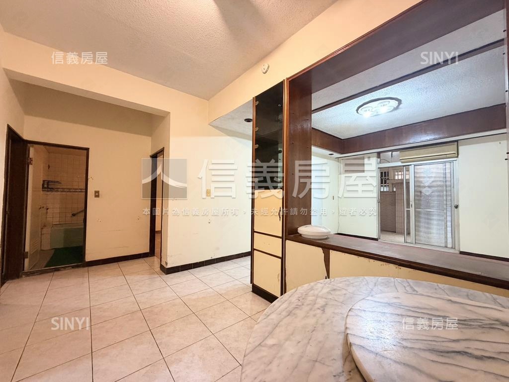 雙捷運、蛋黃區靜巷一樓房屋室內格局與周邊環境