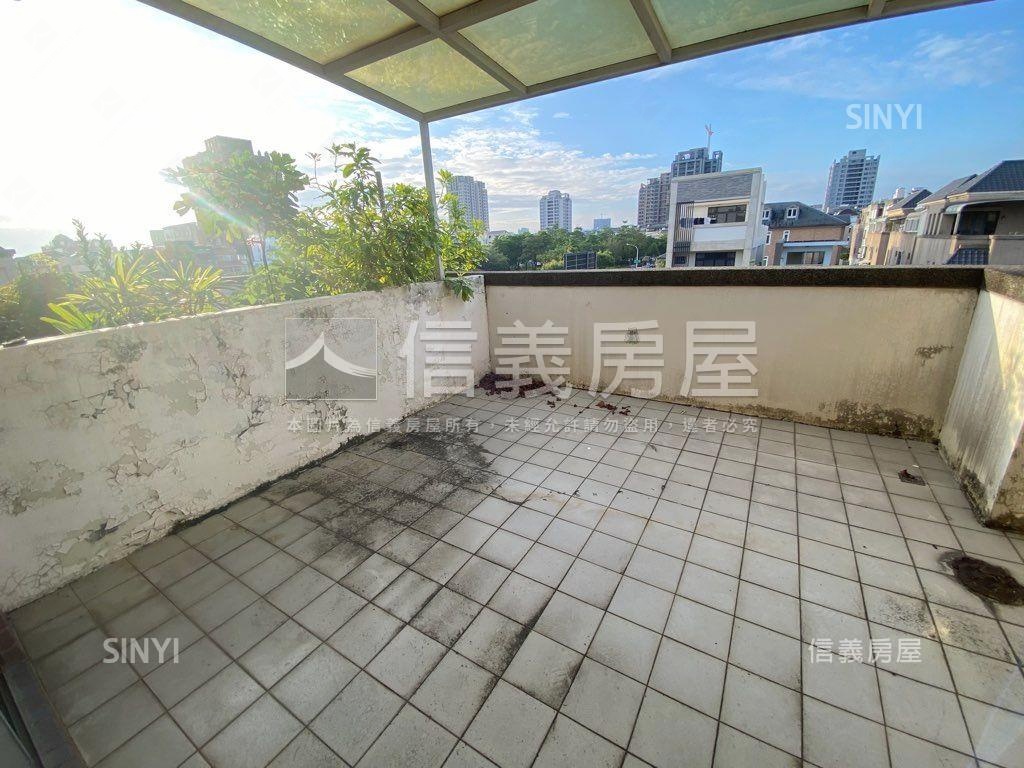 軍福公園旁透天。大器房屋室內格局與周邊環境