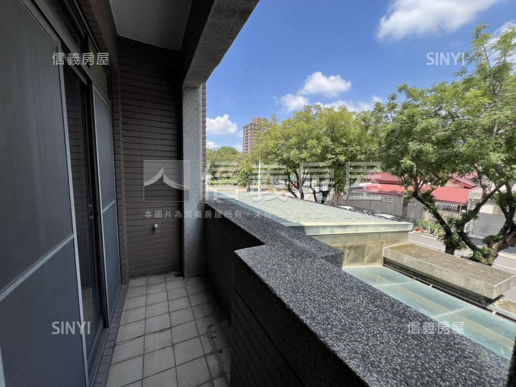 軍福公園旁透天。大器房屋室內格局與周邊環境