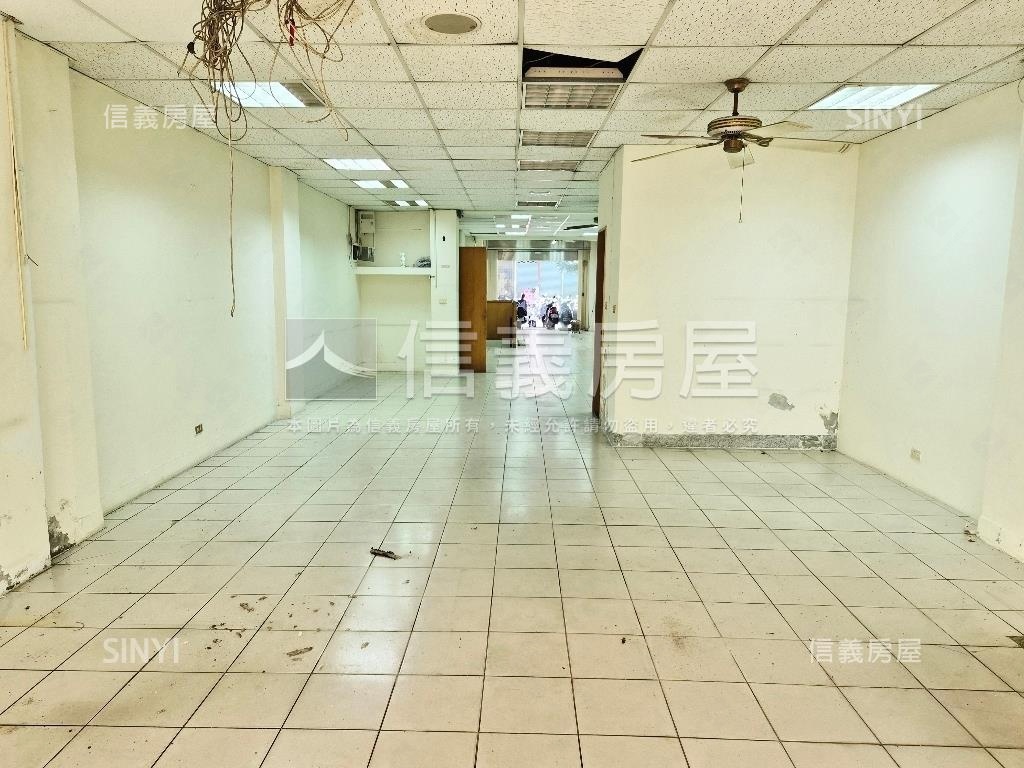 青島西街一樓店面辦公室房屋室內格局與周邊環境