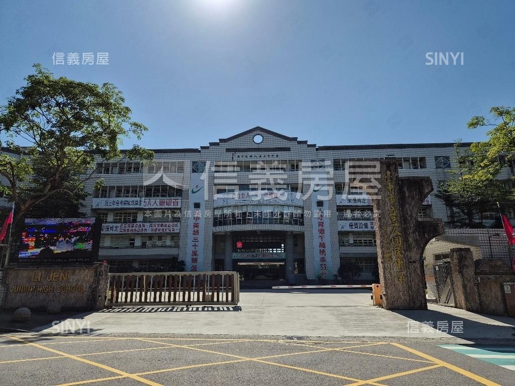 青島西街一樓店面辦公室房屋室內格局與周邊環境