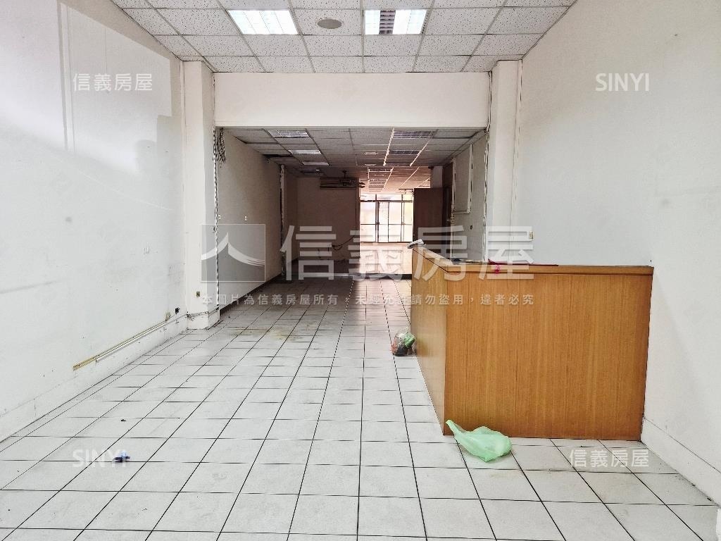 青島西街一樓店面辦公室房屋室內格局與周邊環境