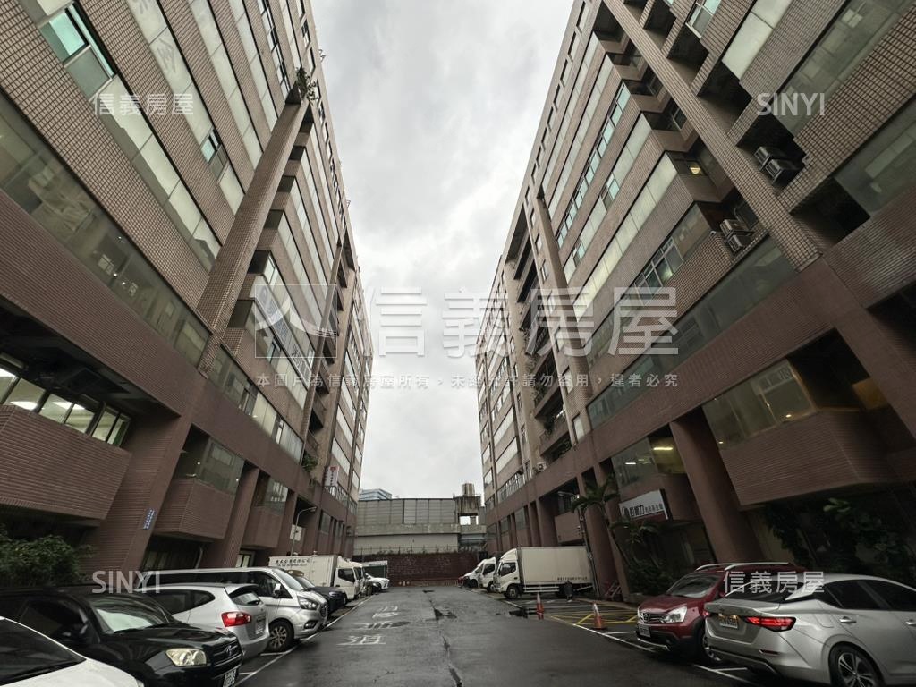 領袖天下大坪數高樓層廠辦房屋室內格局與周邊環境