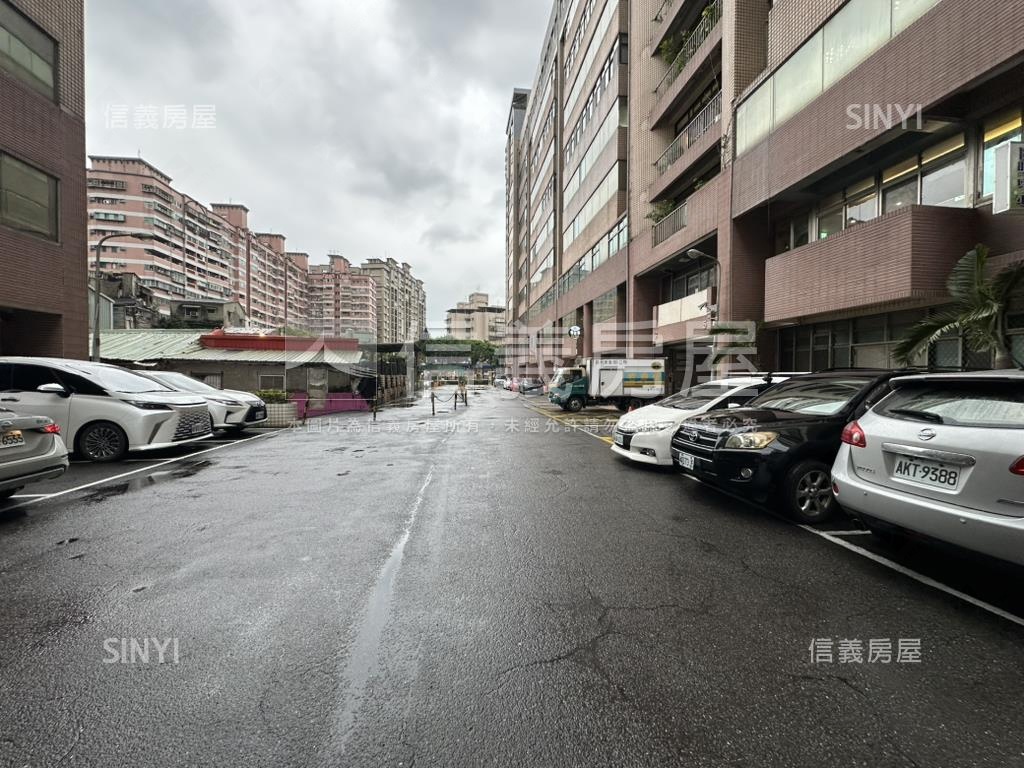 領袖天下大坪數高樓層廠辦房屋室內格局與周邊環境