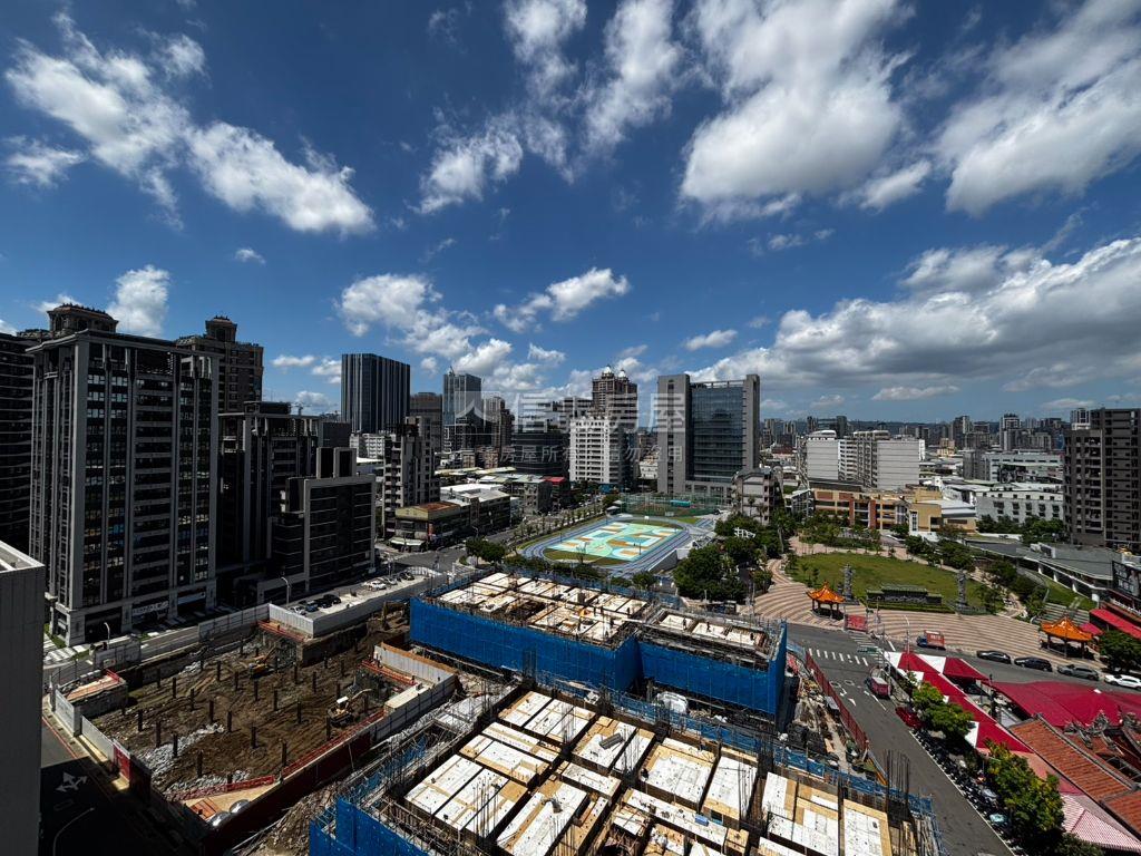 左岸市政一號三房車位房屋室內格局與周邊環境