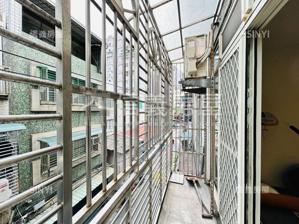 稀有兩衛小資美宅房屋室內格局與周邊環境