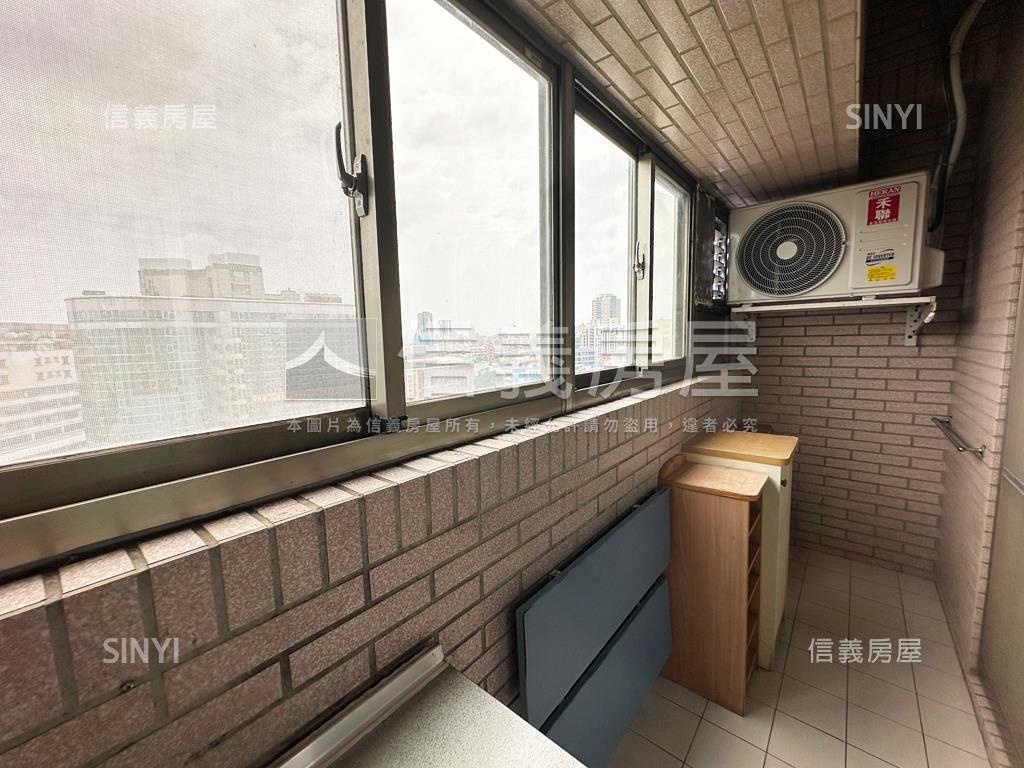府中捷運★凱悅高樓陽台房屋室內格局與周邊環境