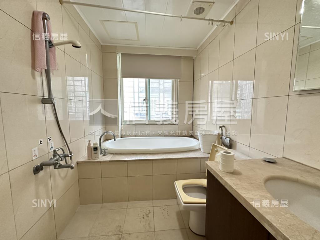 萬世美地東南向透店房屋室內格局與周邊環境