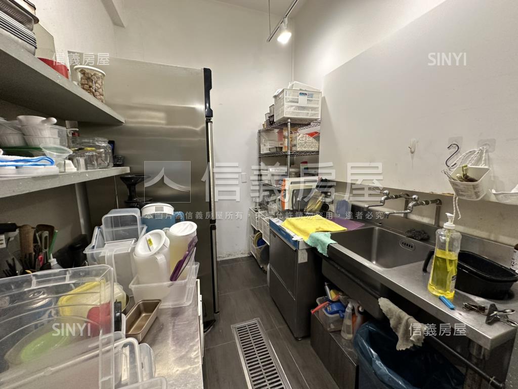 萬世美地東南向透店房屋室內格局與周邊環境