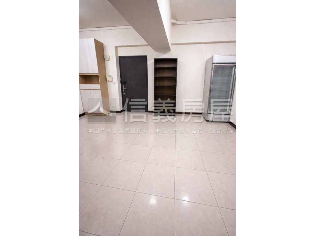 美麗歐洲２房電動樁車位房屋室內格局與周邊環境