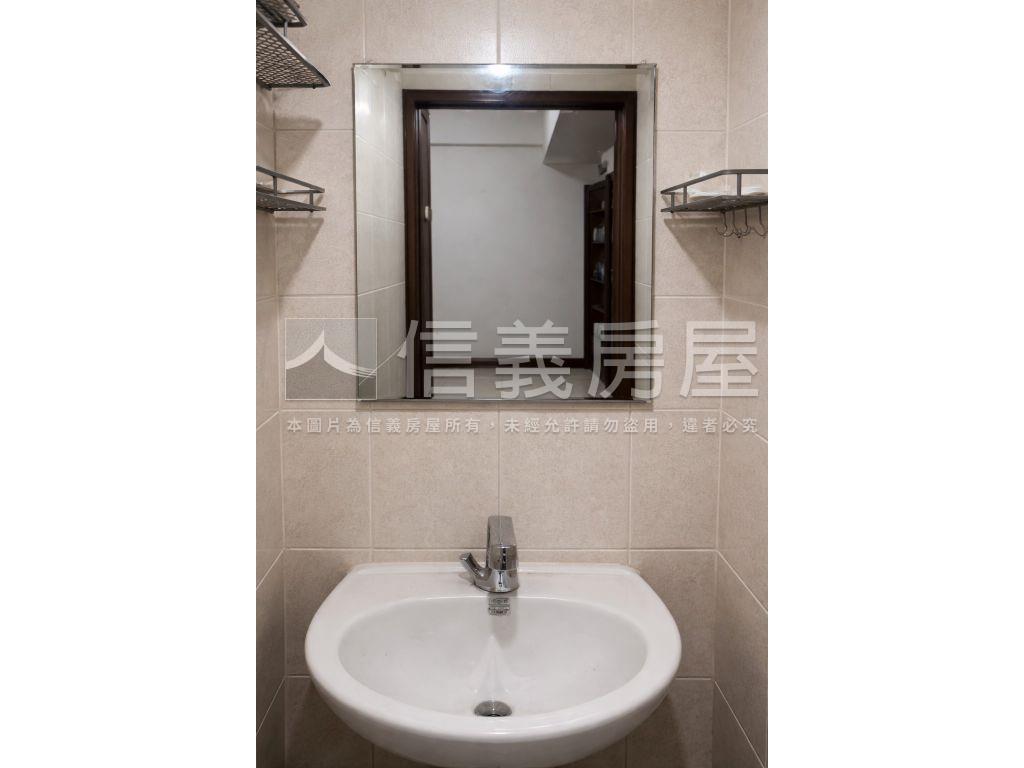 美麗歐洲２房電動樁車位房屋室內格局與周邊環境