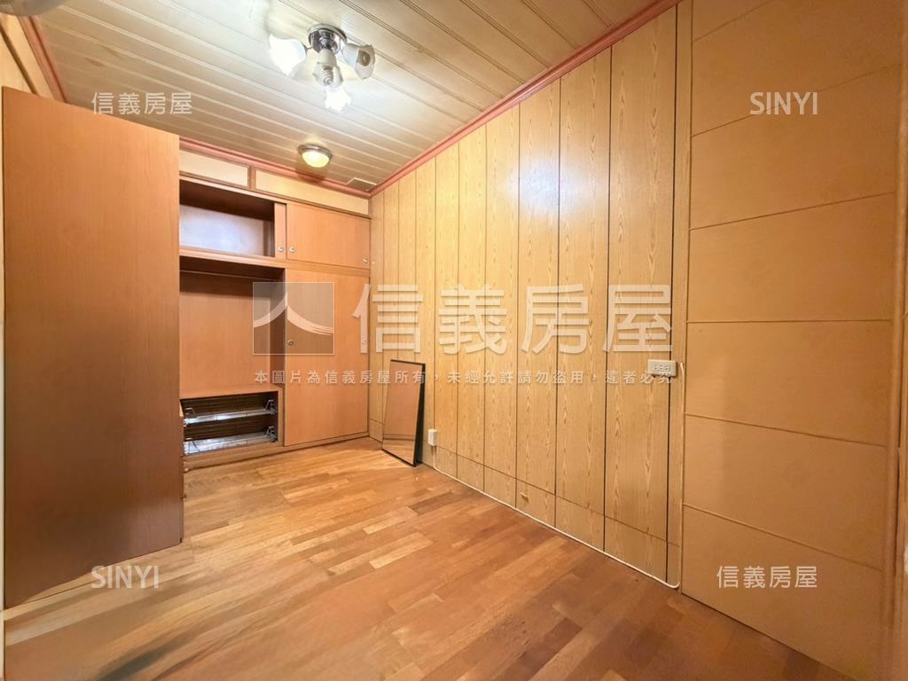 龍安中華路三角窗店面房屋室內格局與周邊環境