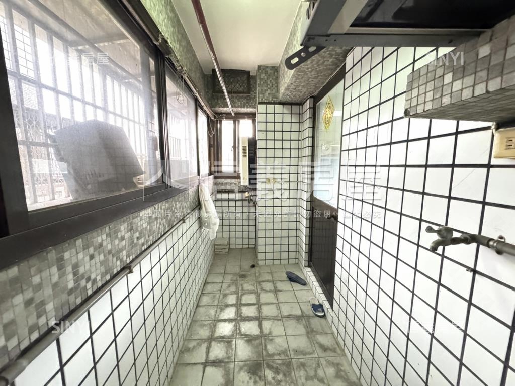 中興商圈三房平車房屋室內格局與周邊環境