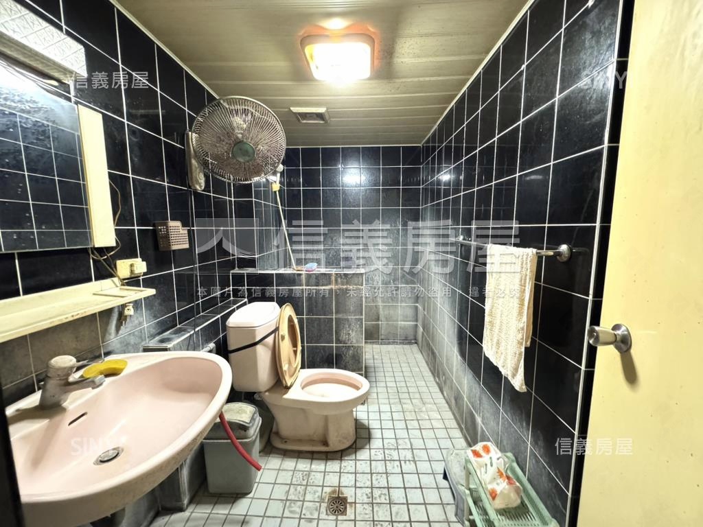 中興商圈三房平車房屋室內格局與周邊環境