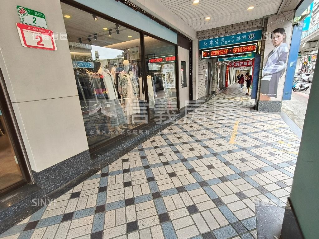 湖光市場旁人潮金店面房屋室內格局與周邊環境