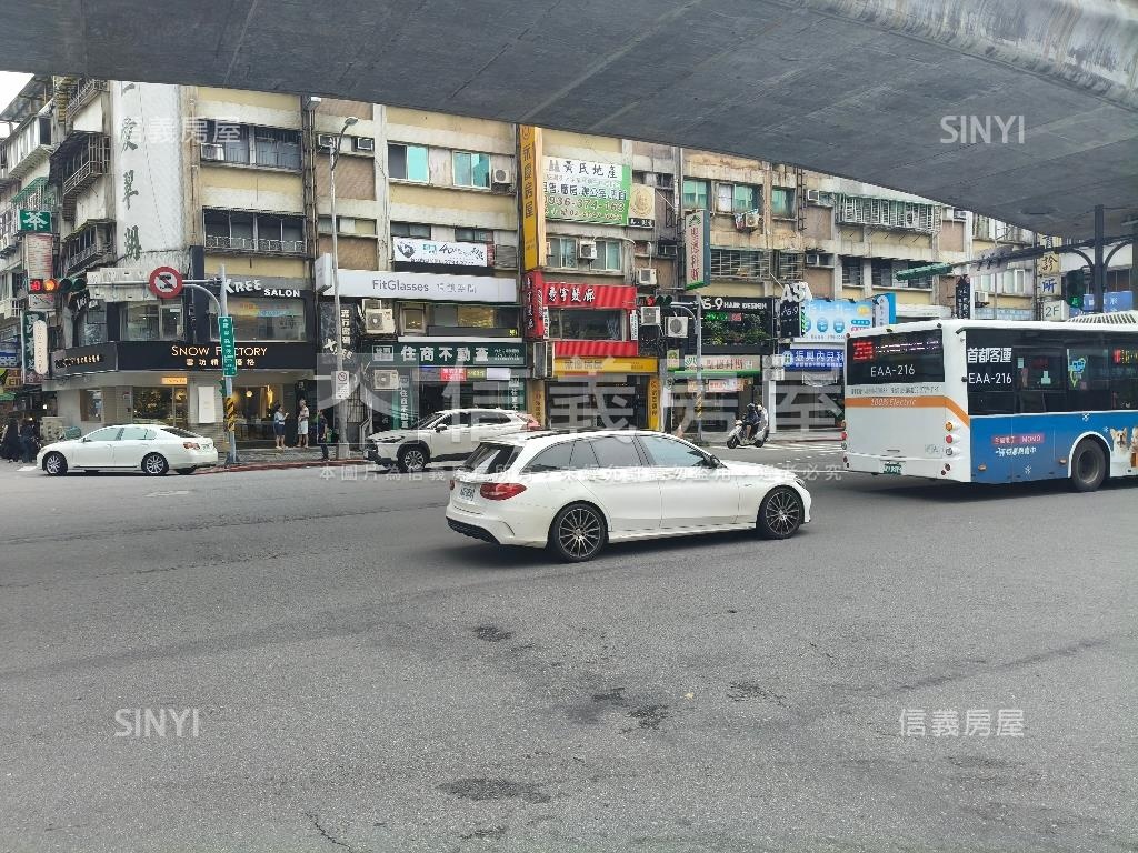 湖光市場旁人潮金店面房屋室內格局與周邊環境