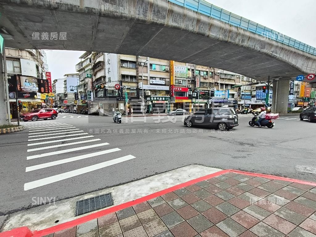 湖光市場旁人潮金店面房屋室內格局與周邊環境