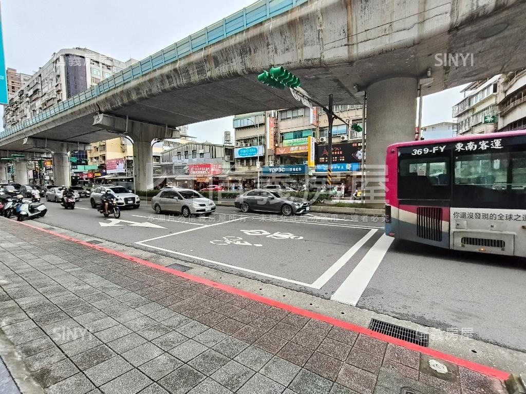 湖光市場旁人潮金店面房屋室內格局與周邊環境