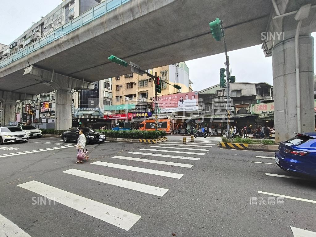 湖光市場旁人潮金店面房屋室內格局與周邊環境