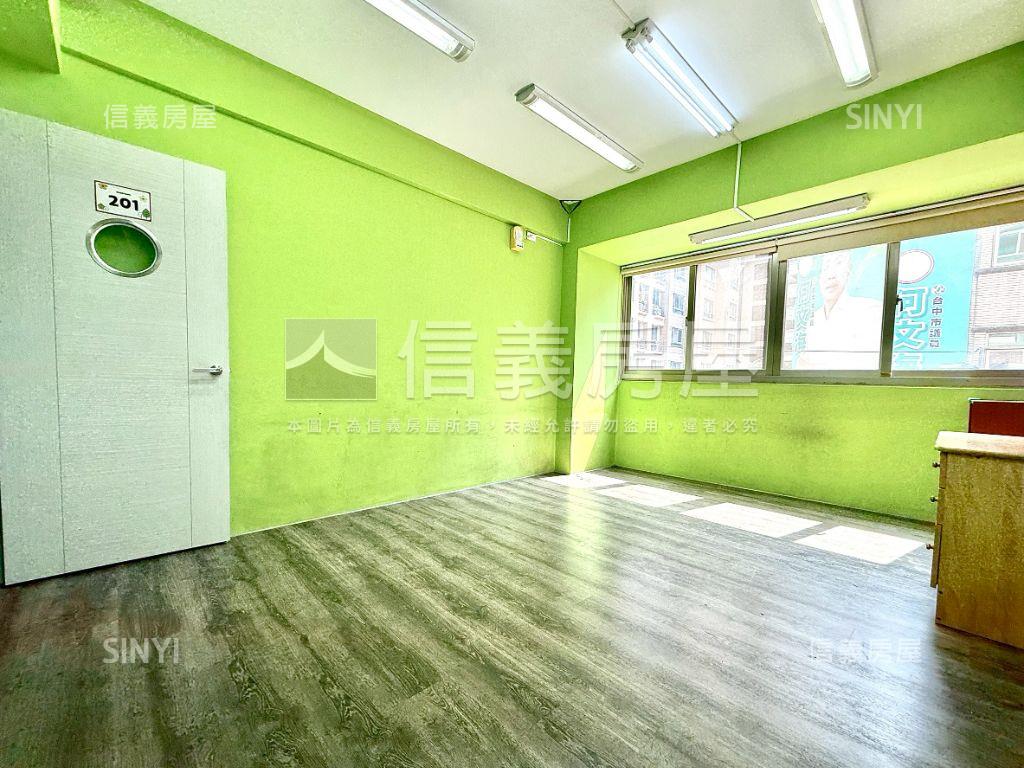 專任大墩國小順向角間透店房屋室內格局與周邊環境