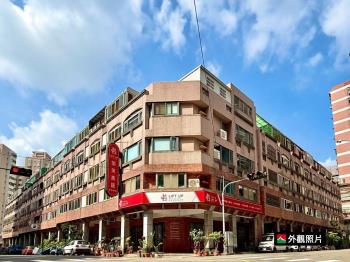 專任大墩國小順向角間透店