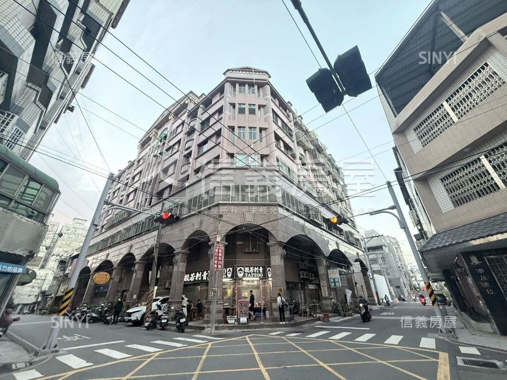 中華商圈近家樂福角窗金店房屋室內格局與周邊環境