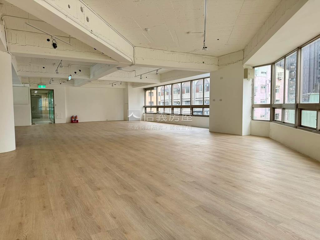 臺灣大道★質感裝潢辦公房屋室內格局與周邊環境